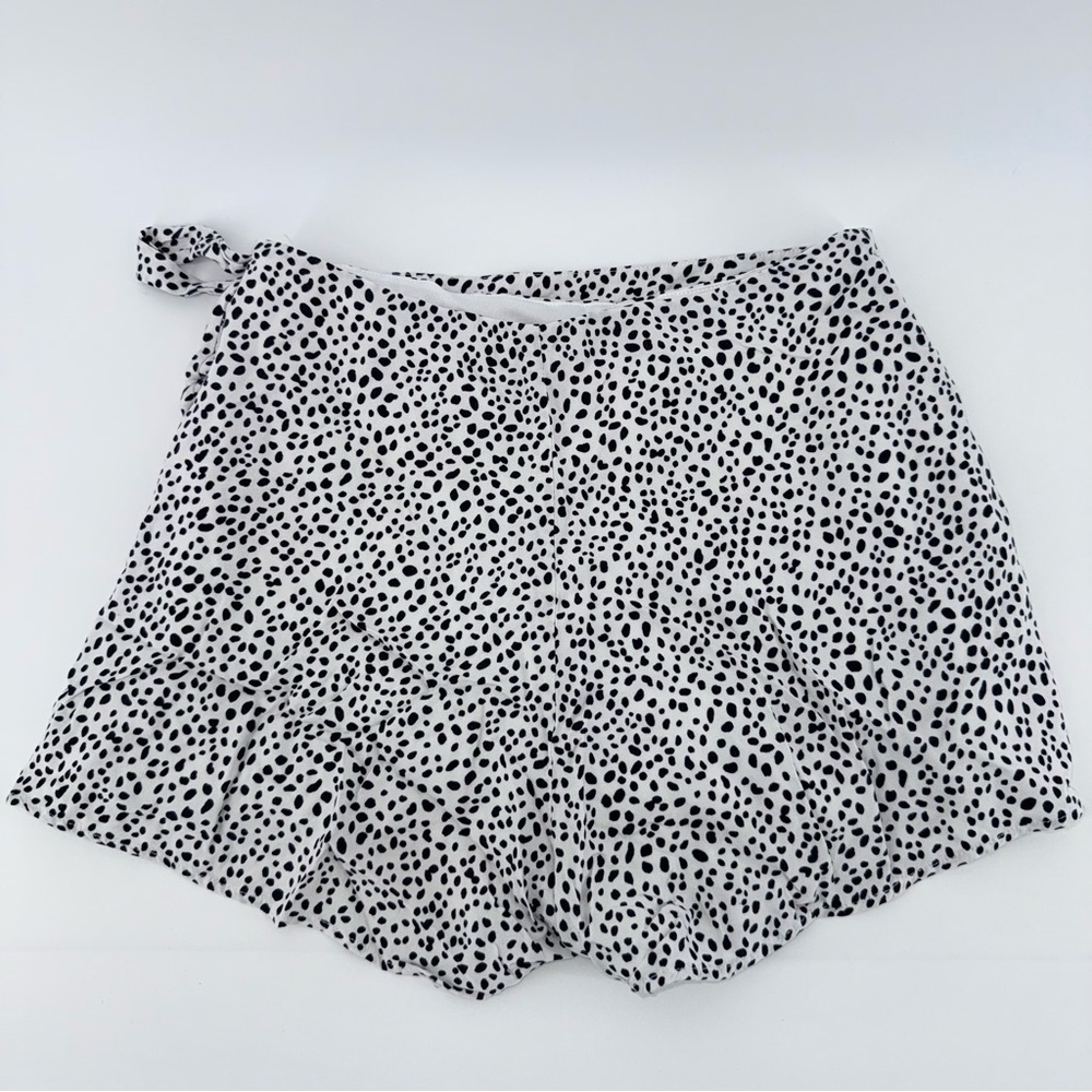 Altar’d State Animal Print Black and Ivory Polka Dot Wrap Around Shorts - Picture 2 of 4
